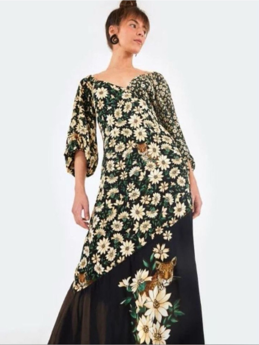 FARM Rio Floral Maxi Dress with Daisy Print - Black and Cream